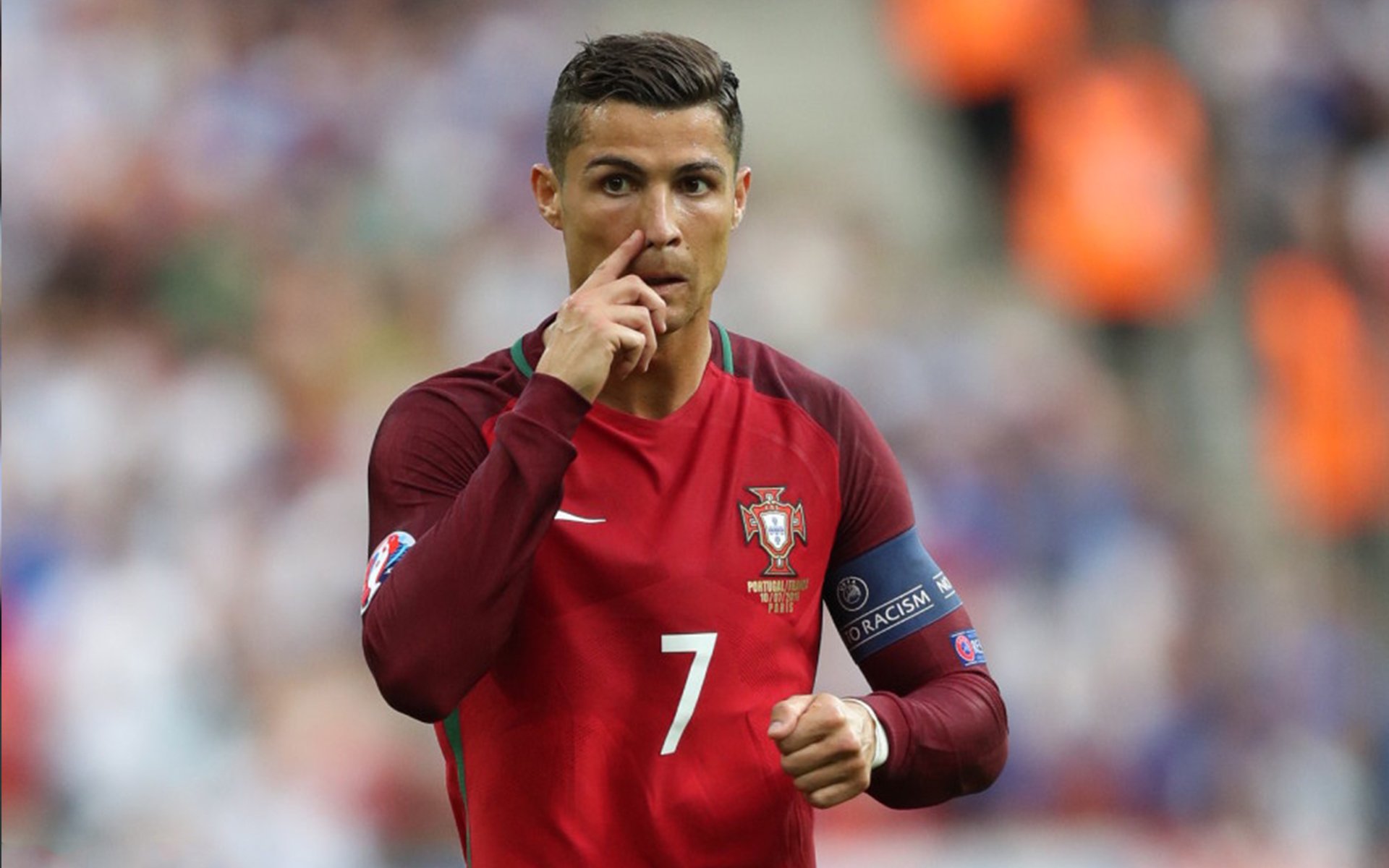 梅西再添个人里程碑，助巴黎登顶法甲积分榜，梅西法国巴黎